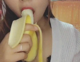 美女吃香蕉,美女的甜蜜瞬间
