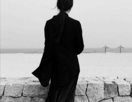 头像女侧面高冷背影,探索头像中的独立女性美学”